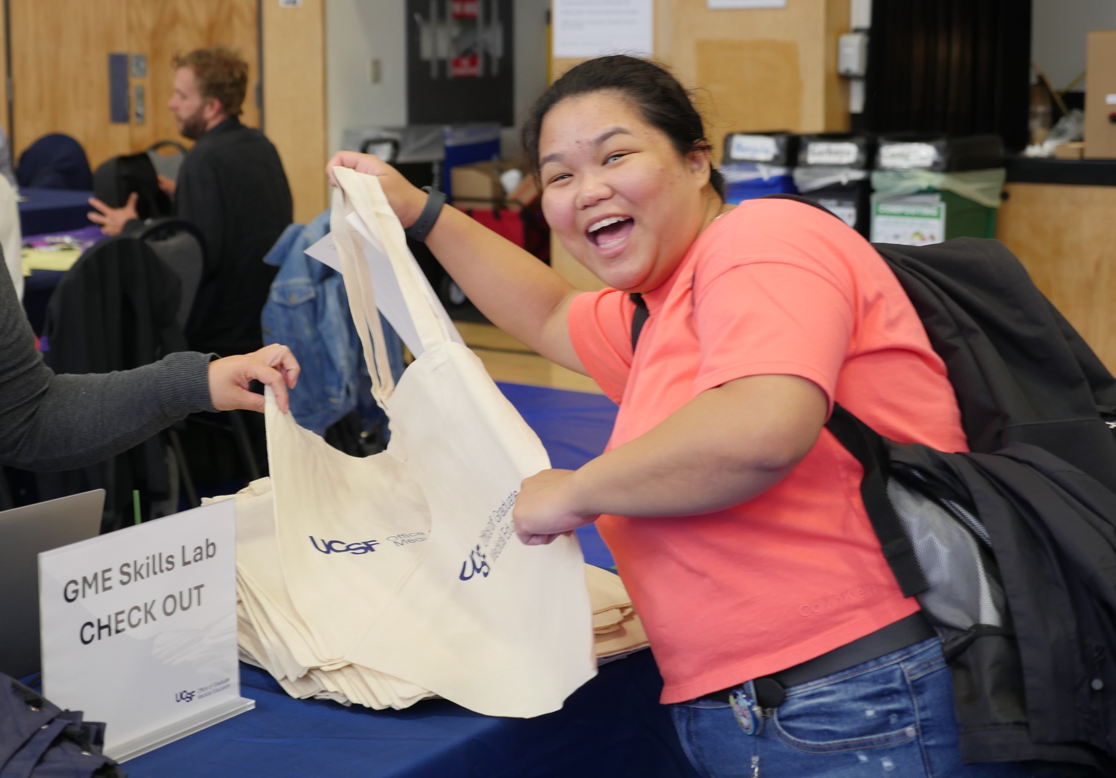 Trisha Enriquez wins a bag at orientation